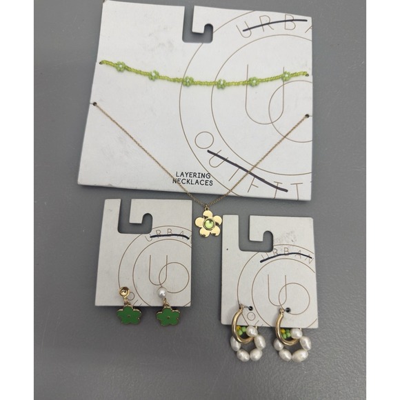 Urban Outfitters New necklace, Two Sets of‎ earrings  Green Clover - Picture 1 of 10
